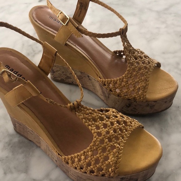 Madden Girl mustard wedges - Picture 2 of 11